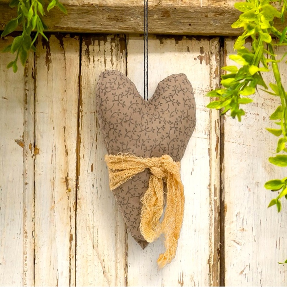 *Primitive Stuffed Floral Heart Ornament